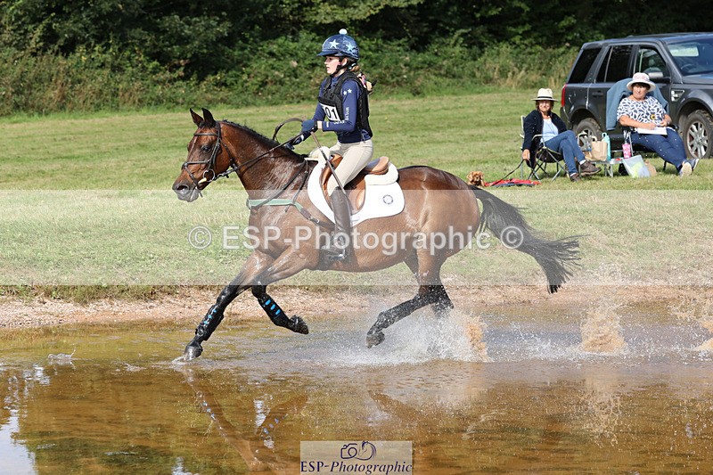 240825X-100318-31537 - 70cm XC 10.00 to 11.00