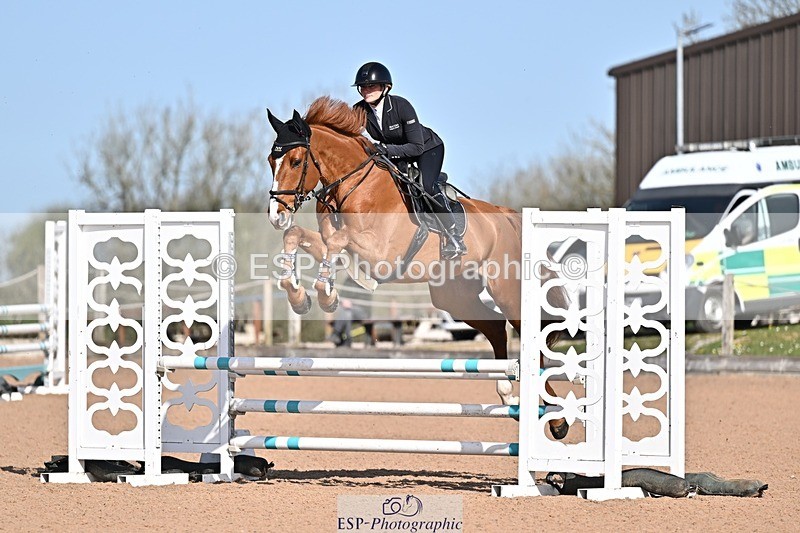 260408-101827-00124 - Cls 2 British Novice and 90cm