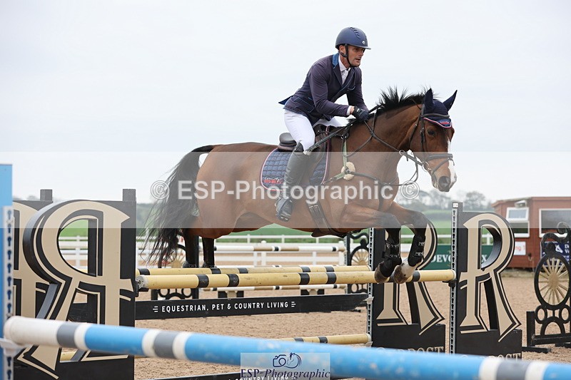 241101A-130357-01934 - FRI Cls 6 Foxhunter and 1.20m Open
