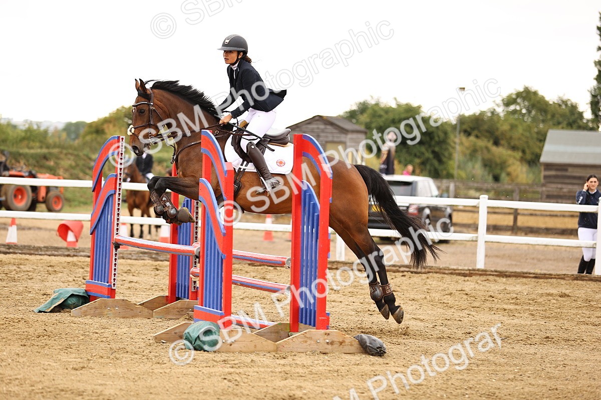 SBM_024446 - Class 8 - Clear Round