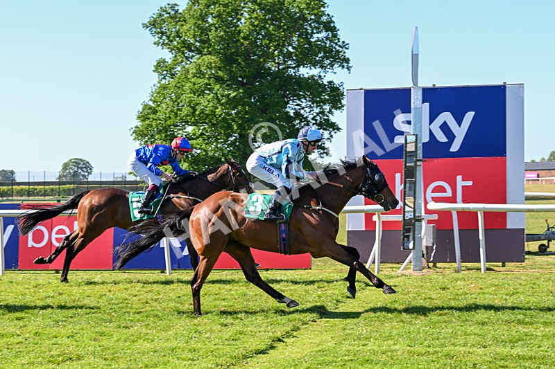 170525-Race 6-Darkness-8734 - Race 6