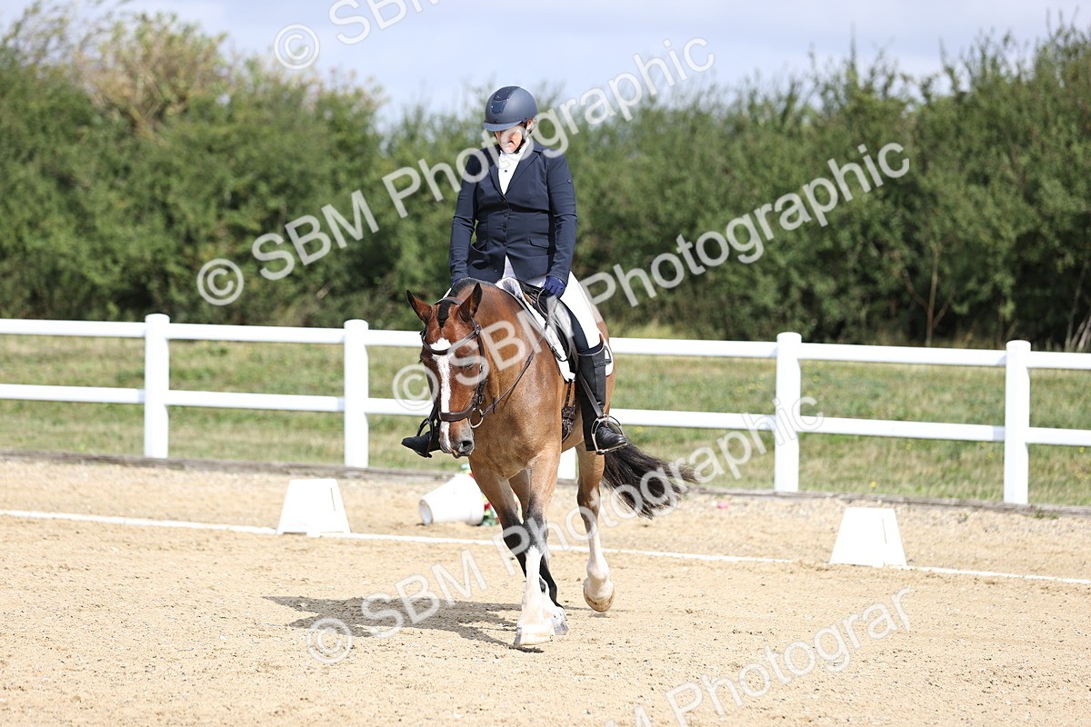 SBM_016236 - Class 14 - Novice 23 - 10.29-11.32