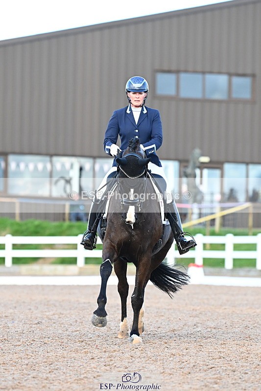 240218A-145611-08963 - 280-Nicola.Buchanan-ST.GILES.DARK.MAGIC