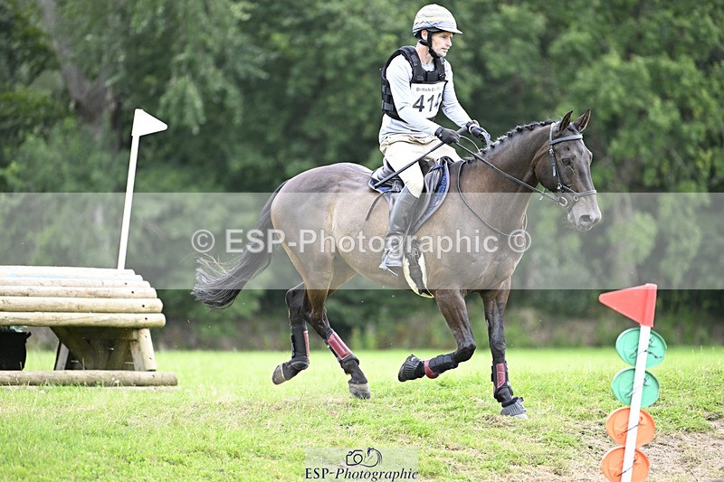 240804-113139-12058 - 414-Alex_Jupp-CARRY_ON_REGARDLESS