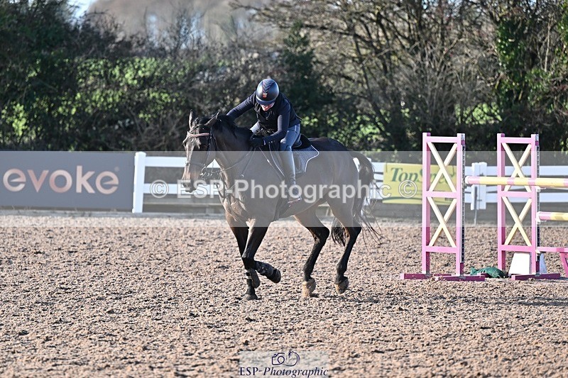 251203-125329-00559 - Cls 4 Newcomers and 1.10m Open