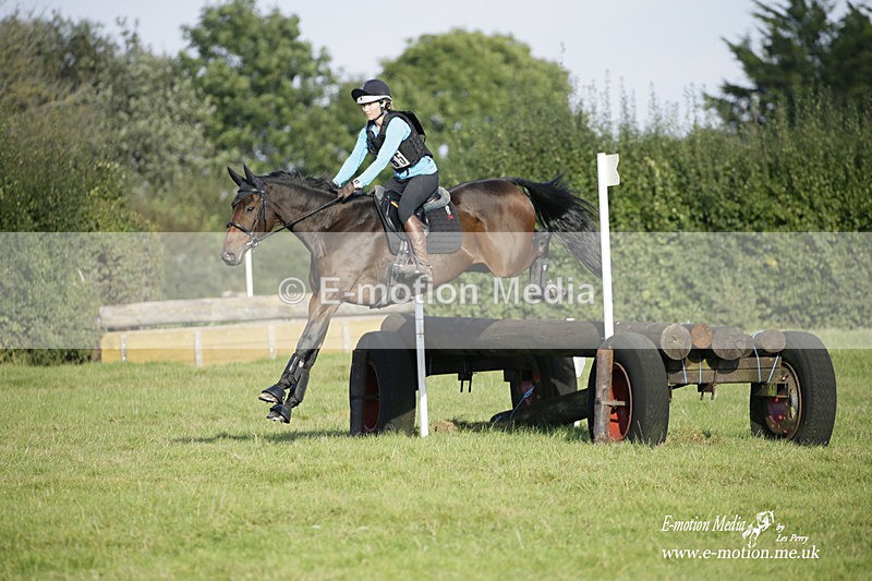  WWHT 171021 4078 - Open (1.00m)  17/10/21