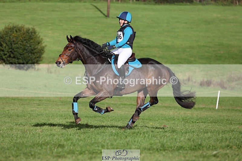 231021-153234-20393 - 496-HIGHDALE.AUTUMN.SUNRISE-Vicky.Stacey-SC+XC