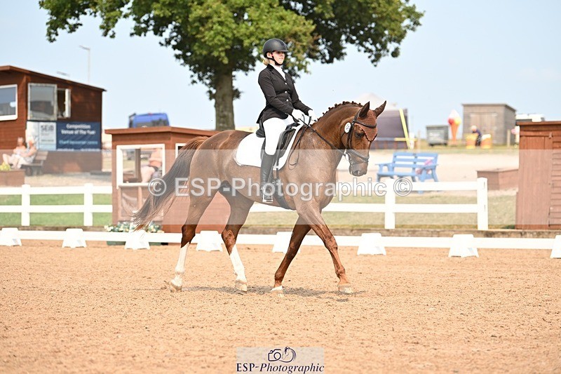 250816-151838-06143 - 121-Daisy.HedgesFelicia.v