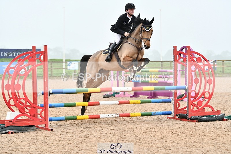 241102A-114155-04376 - SAT Cls 9 British Novice and 90cm Open