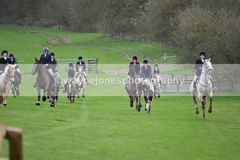 WJ6_9118 - Line Three