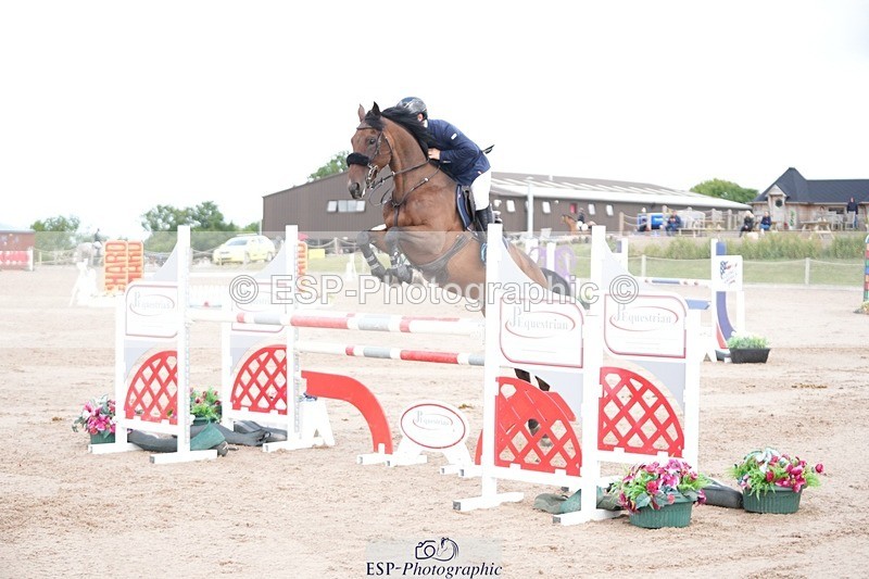 250801-112212-04907 - Cls 14 Snr Fox 1st Rnd