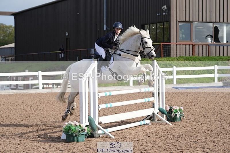 251005-102528-02538 - Cls 22 British Novice and 90cm