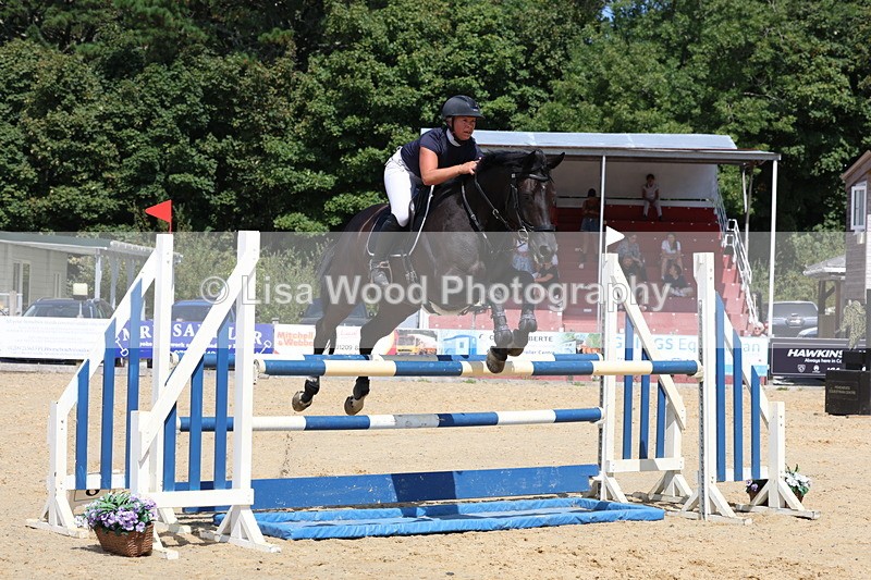 3E7A1691 - Class 8: Senior Newcomers/1.10m open