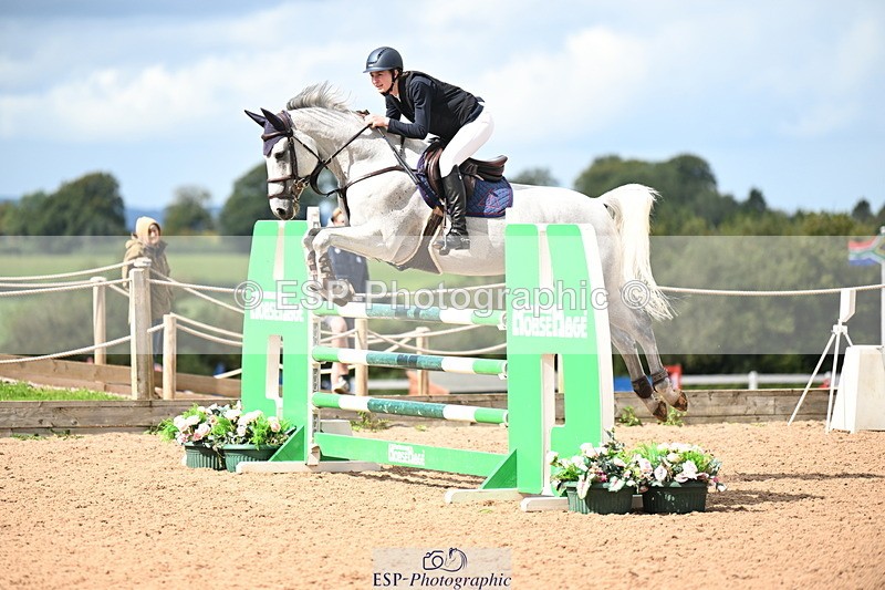 240912A-125721-01586 - Cls 3 Snr Foxhunter