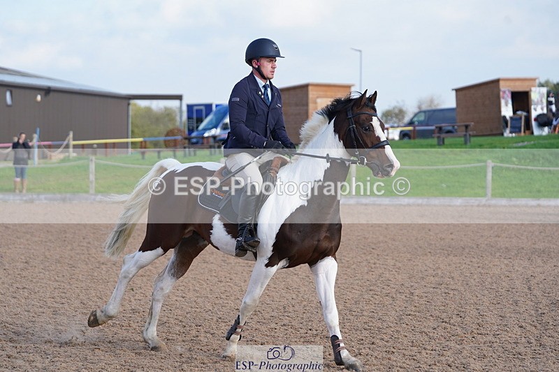 241005A-095204-04345 - SAT Cls 8 Snr British Novice & 90cm Open