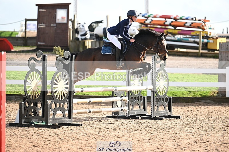 241026A-114151-00760 - SAT Cls 8 Pony Discovery and 90cm Open