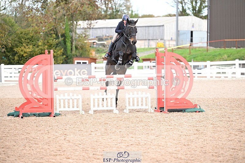 251022-131652-00518 - Cls 4 Snr Newcomers 1.10m