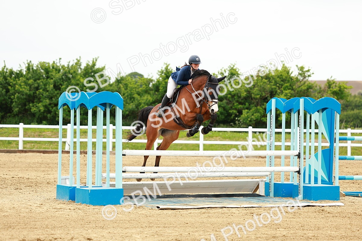 SBM_001037 - Class 5 - Senior Foxhunters - 1.20m