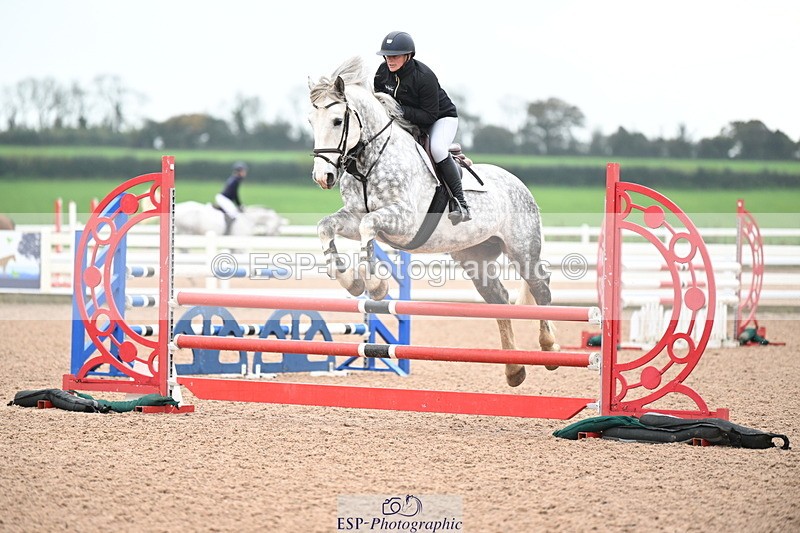 241023A-111949-00518 - Cls 1 British Novice and 90cm Open