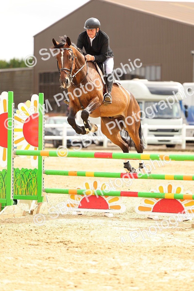 SBM_010172 - Class 3 - Senior Newcomers - 1.10m Open