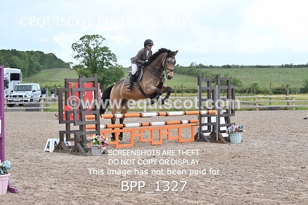 BPP_1327 - CLASS 10 SAT Senior BritiNovice/ 90cm Open