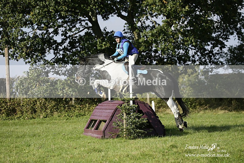  WWHT 171021 3866 - Open (1.00m)  17/10/21