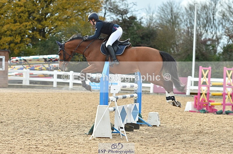 231111A-130612-02043 - Cls 12 Newcomers & 1.10m Open