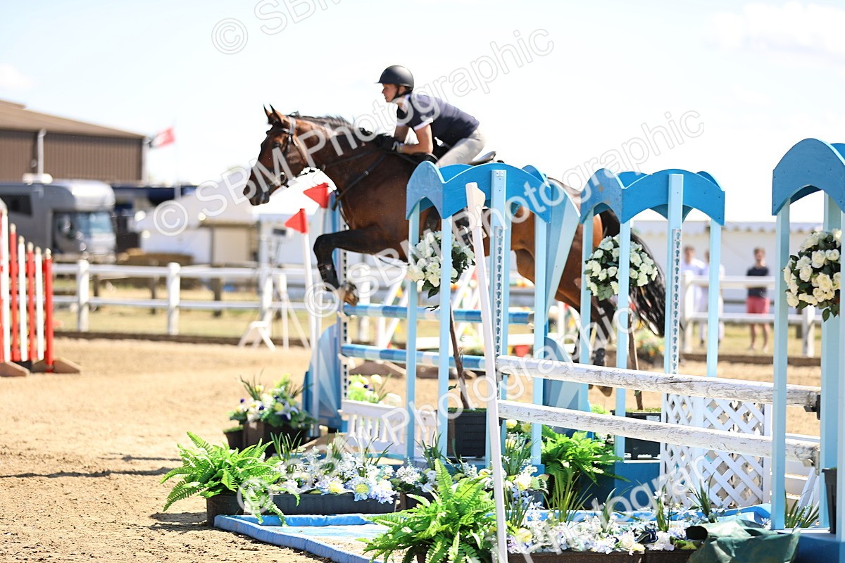 SBM_015086 - Class 16 - Senior foxhunter - 1.20m Open