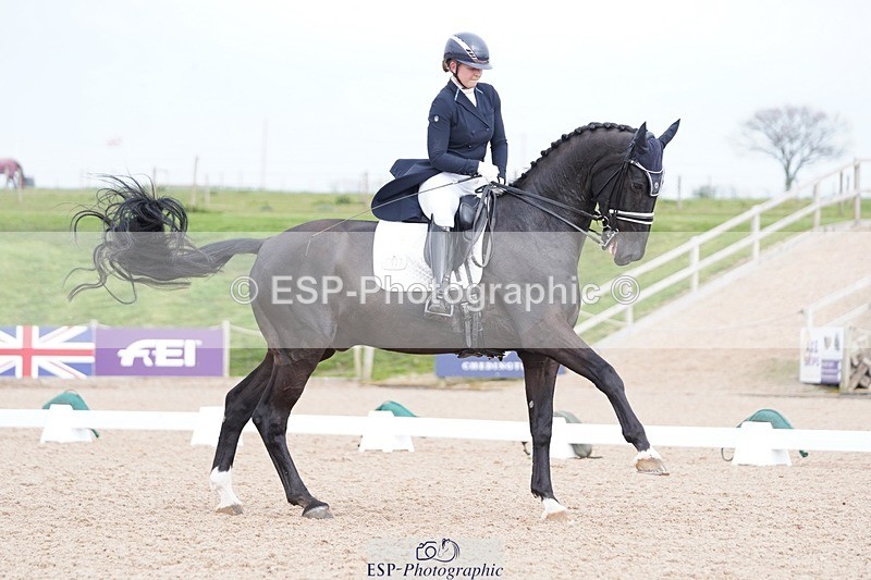 250403-143034-02949 - 027-Zoe.Sleigh-Zall.stensvang