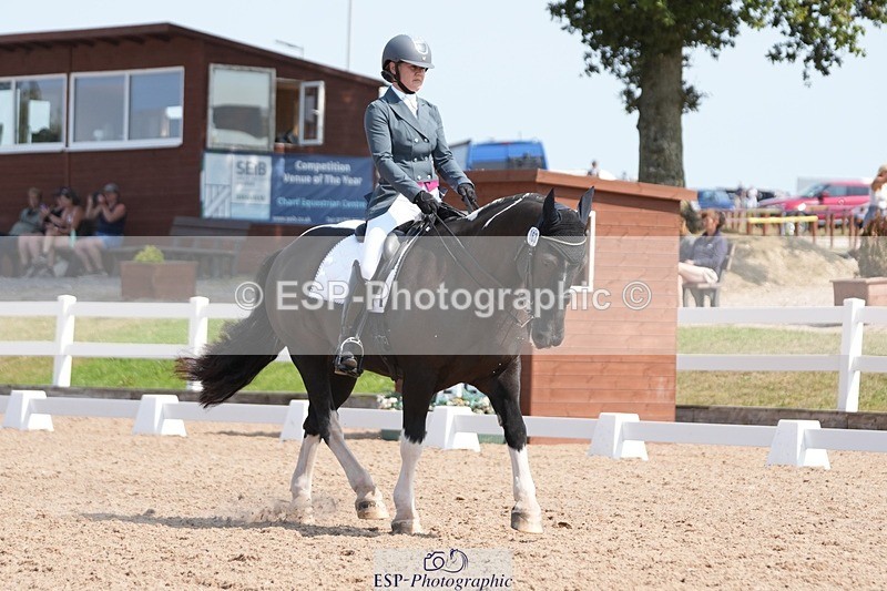 250817-122330-09027 - 163-Hannah.TownleyThe.Domino.Effect