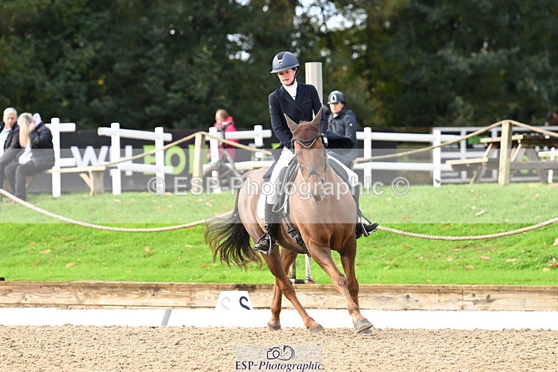 251023A-095316-01354 - B-124-Sophie.Lamb