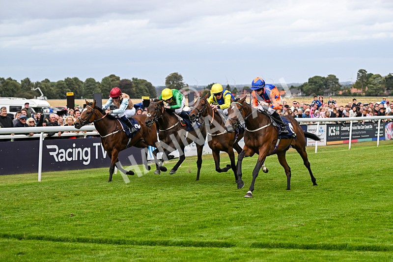 250824-Race 3-Blueandtangerine-3245 - Race 3