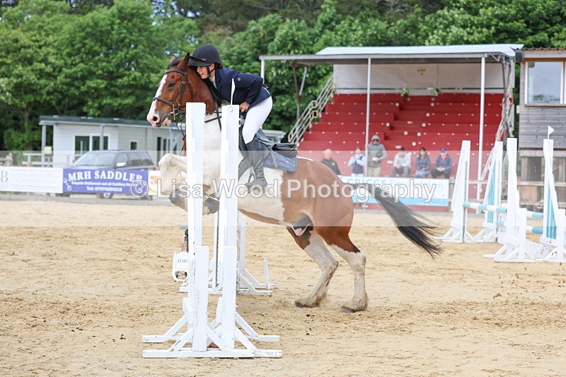 3E7A4800 - Class 8: 80cm Junior