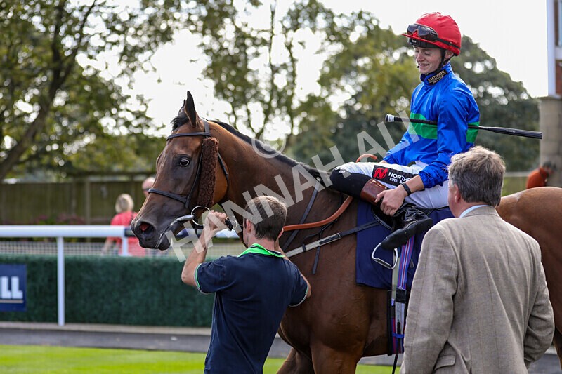 310824-Race 4-Spirit Of Applause-1611 - Race 4