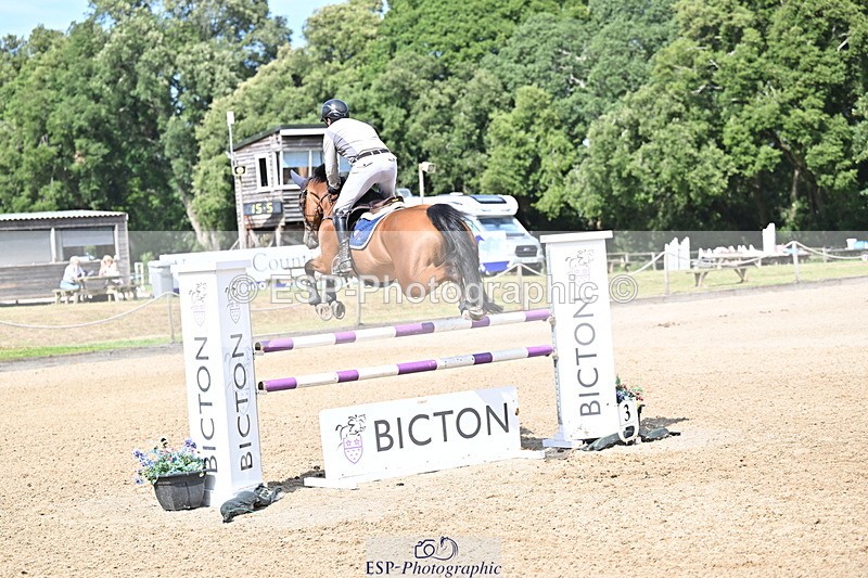 250704A-160800-11900 - Cls 23 Snr Foxhunter