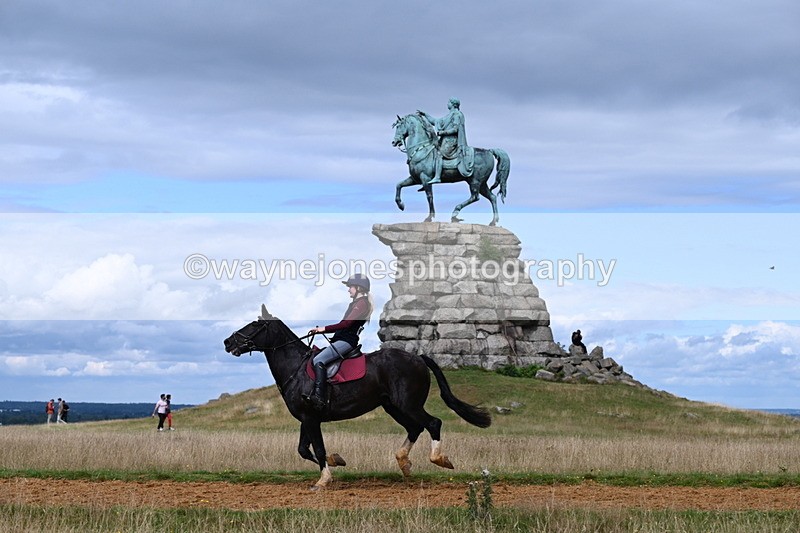 DSC_8784 - Time at Statue 14:33 to 15:10
