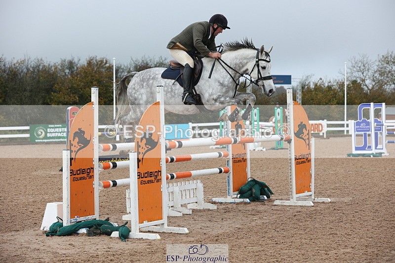 231112A-131854-04394 - Cls 20 Newcomers & 1.10m Open