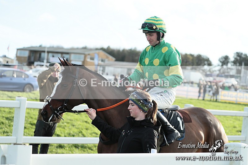PtP 141225  1061 - New Forest Hounds PtP Larkhill 14/12/25