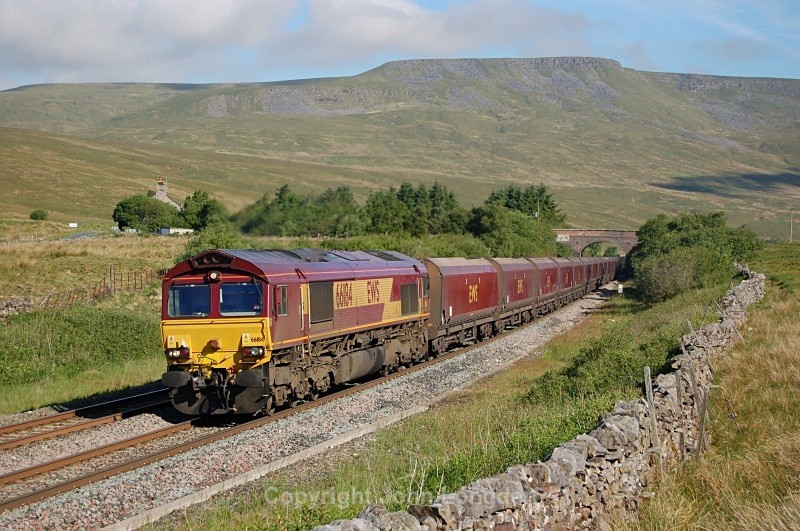 22.6.10 - 66184 6E91 New Cumnock - Drax, Ais Gill summit - Ais Gill - Summit