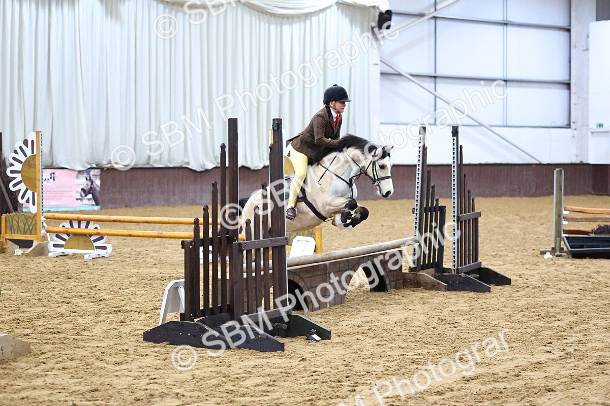 SBM_003134 - Class 35 - 60cm Training Stakes