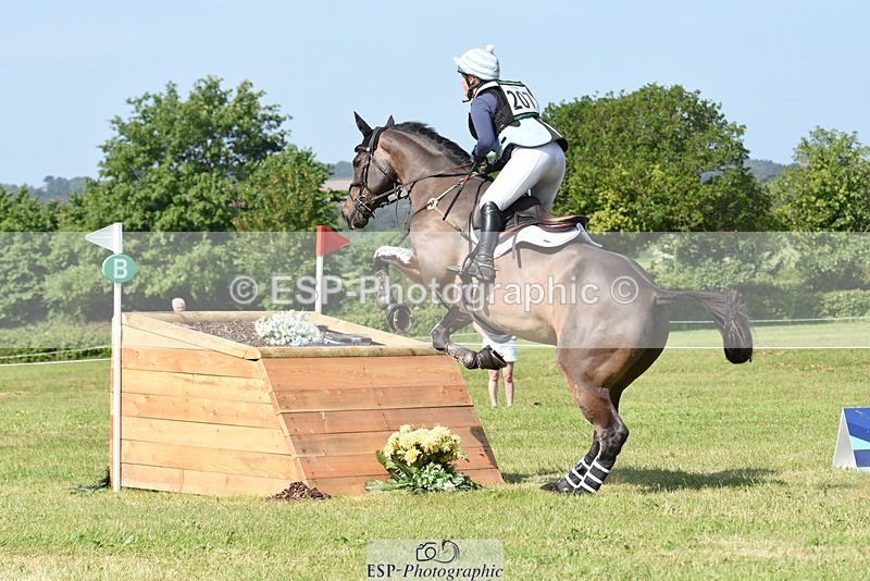 230527-095740-08144 - 207-TYNAN_COOLEY-Lucy_Stimson-XC