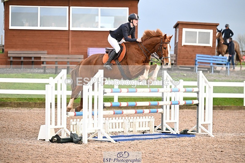 251206-140044-01227 - Cls 13 Snr Foxhunter and 1.20m