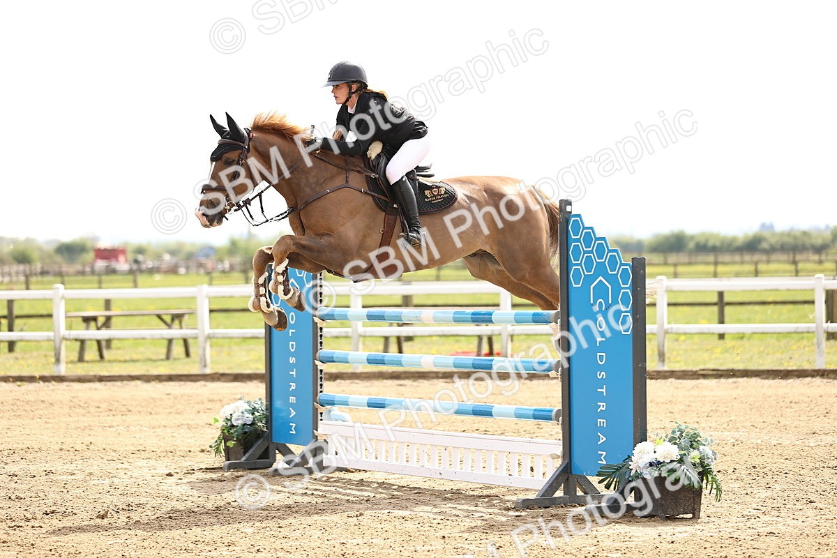  - Class 13 - Senior Foxhunter - 1.20m