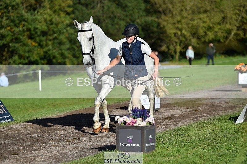 231022-110234-23678 - 509-WOODLANDS.SILVER.CLOUD-Karen.Cowling-TrotUp+SJ