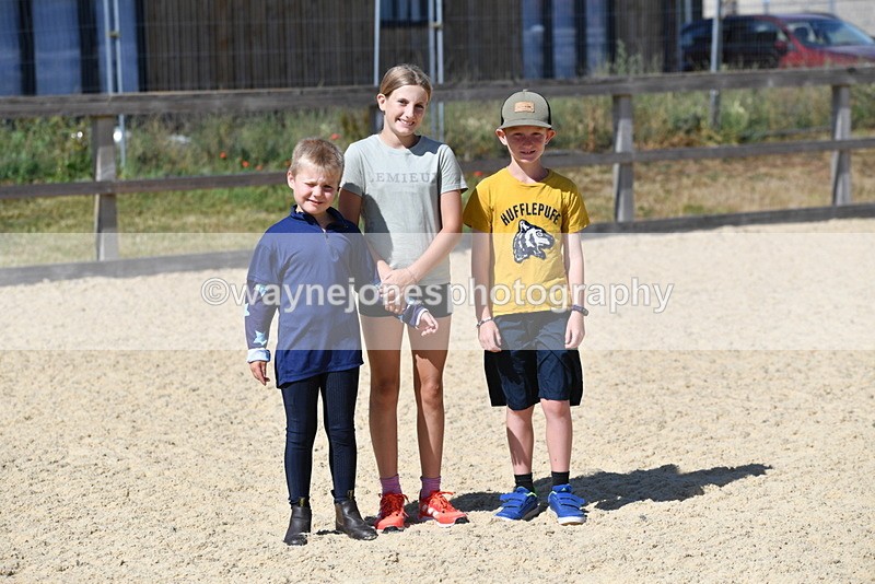 WJ5_4920 - Poles on the Floor