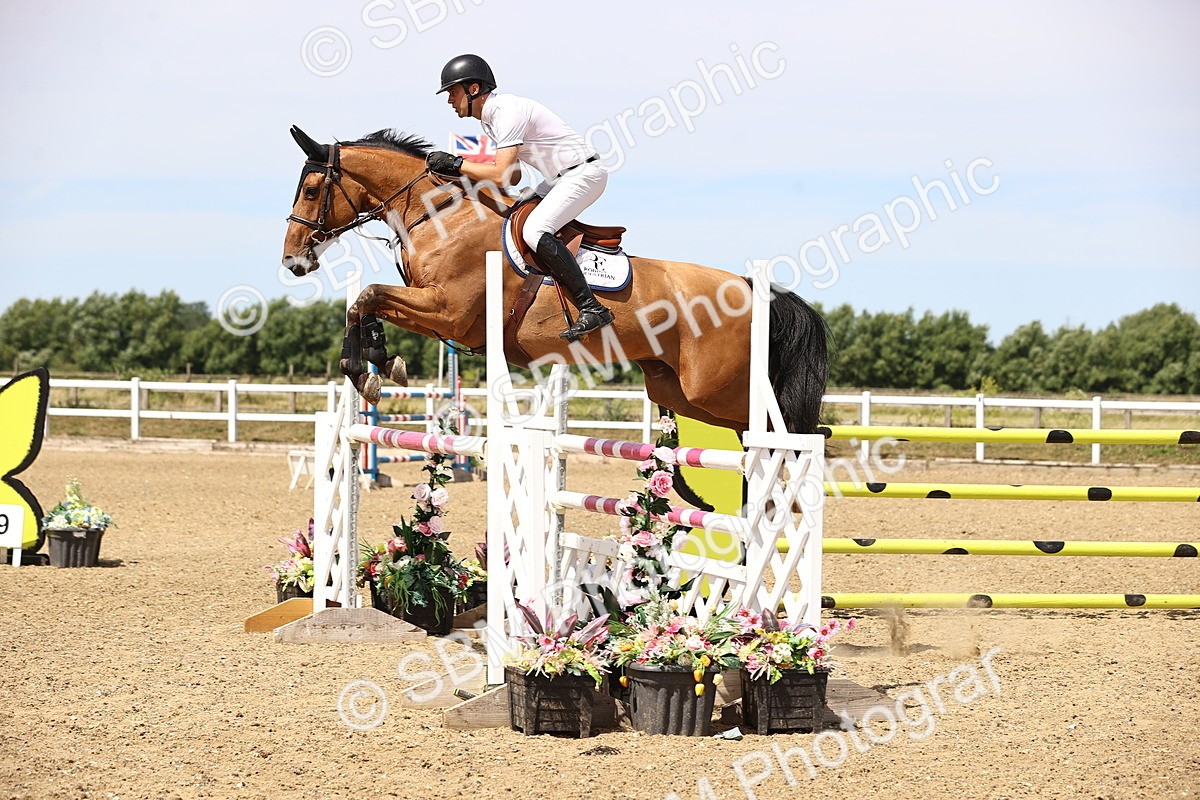 SBM_000622 - Class 15 - Redpost Equestian Senior Foxhunter - 1.20m