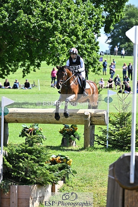 240525-105926-12157 - 324-COOMBELAND_SEMILLY-Rupert_Batting