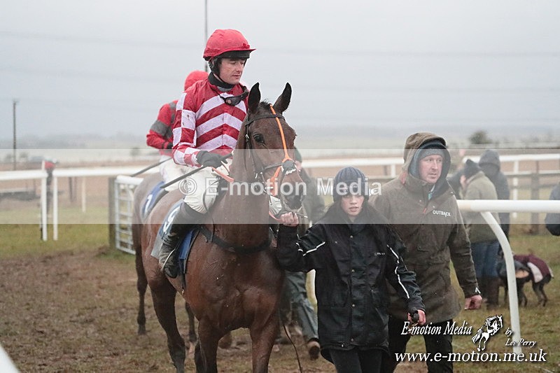 PtP 260125 1110 - Cocklebarrow Point-to-Point racing with the Heythrop Hunt 26/01/25