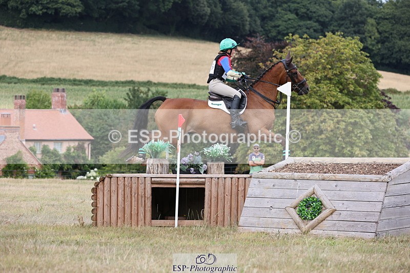 250802A-154241-06827 - F-275-Maisie.Randle-NINE'S.ENOUGH