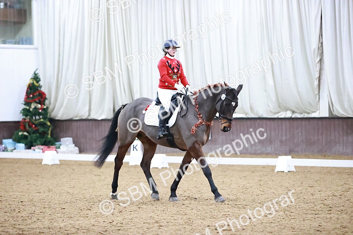 SBM_001820 - Class 9 - Novice 4